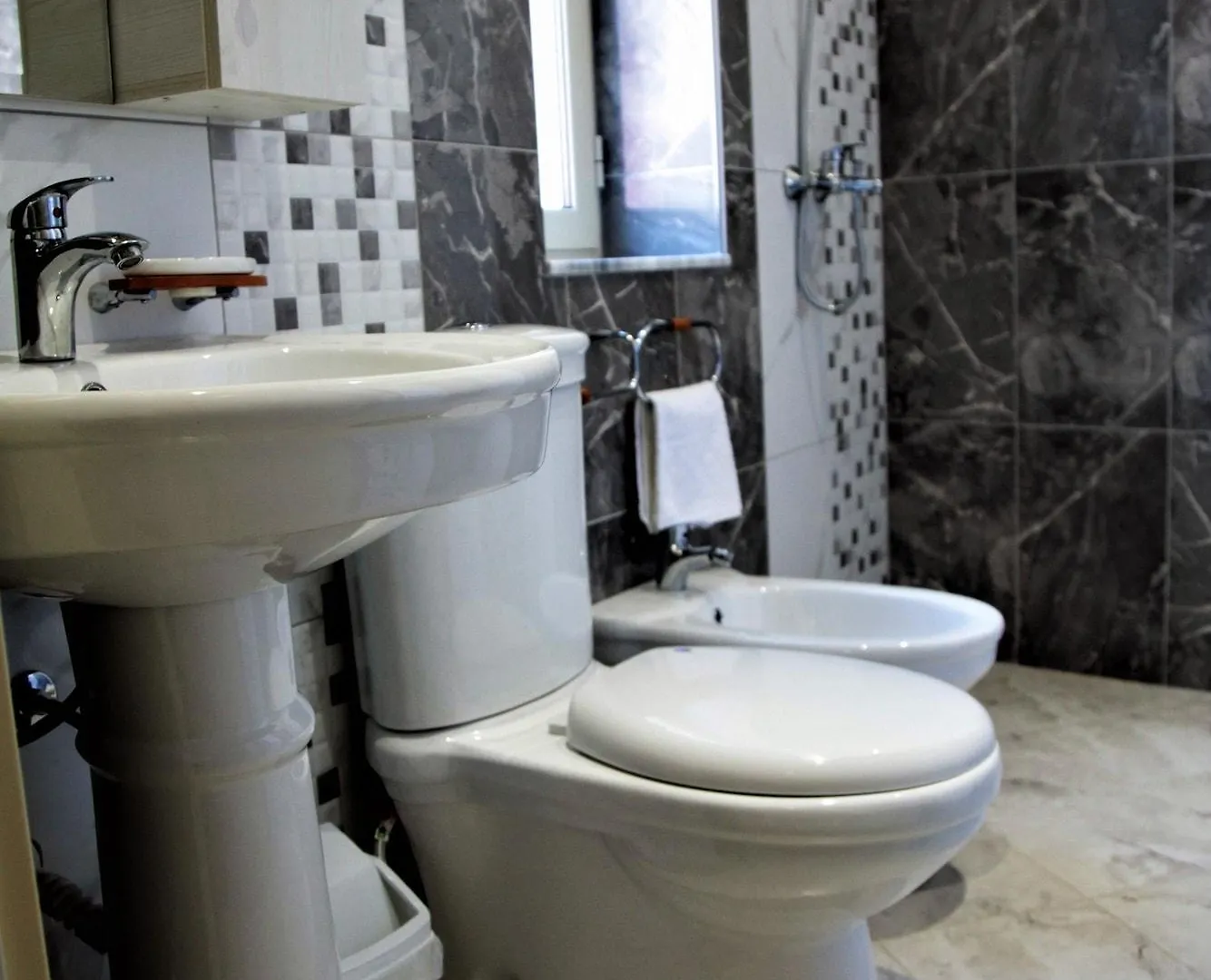 Hotel Veliera Дуррес