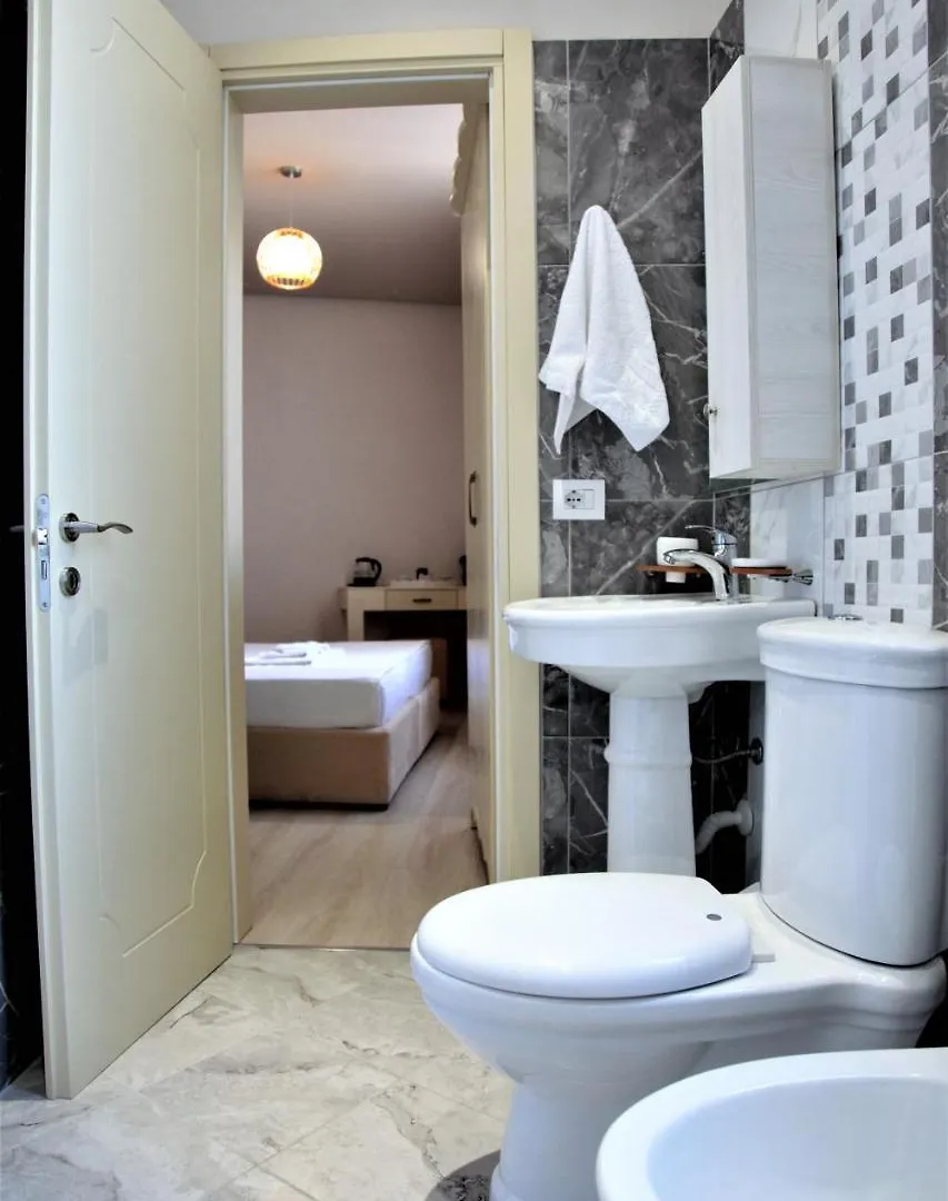 Hotel Veliera Durres 4*,
